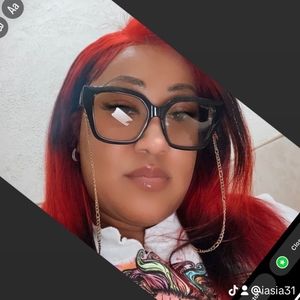 Meet your Posher, Iasia